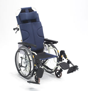 セルフリクライニング6輪車椅子・TTシリーズ TT-03SR