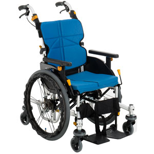 ネクストコア−くるり 自走用6輪車椅子 低床タイプ NEXT-70B
