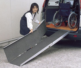 ポータブルスロープアルミ4折式3mタイプ Pvw300 屋外用段差解消スロープ対応段差高さ 約24 74cm 屋外用 段差解消スロープ 介護用品の通販 販売店 品揃え日本最大級 快適空間スクリオ ポータブルスロープアルミ4折式3mタイプ Pvw300 屋外用段差解消スロープ対応段差高さ 約24 74cm 屋外用 段差解消スロープ 介護用品の通販 販売店 品揃え日本最大級 快適空間スクリオ