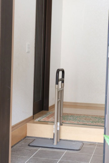 BS小桜 コンパクトタイプ置くだけ手すりの説明