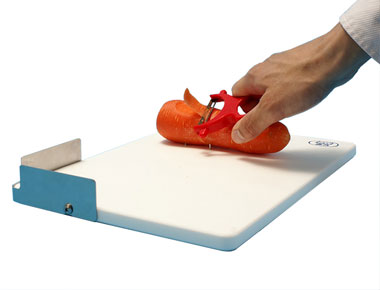 ワンハンド調理板2 K20210 片手で調理可能なまな板の説明