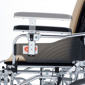 介助用車椅子 NSW-2 ニュースゥイングプラス 介助ブレーキなしの説明