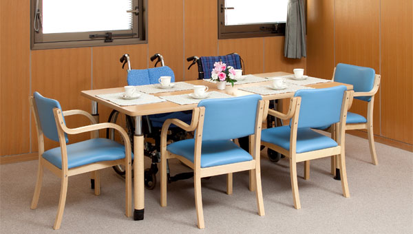 介護・福祉施設向け 高さ調節用ラチェットタイプ4R 台形テーブル 