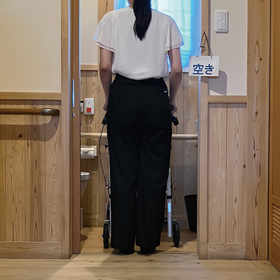 スルーン歩行車 コエルルーム KOLM-WH 室内用 コンパクト 折りたためるの説明