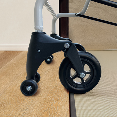 スルーン歩行車 コエルルーム KOLM-WH 室内用 コンパクト 折りたためるの説明