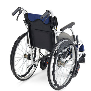 【非課税】 カルッタ自走式 CRT-SG-3《ウイング･スイングアウト》軽量コンパクト車いすCRT-SGシリーズミキ Mikiの説明