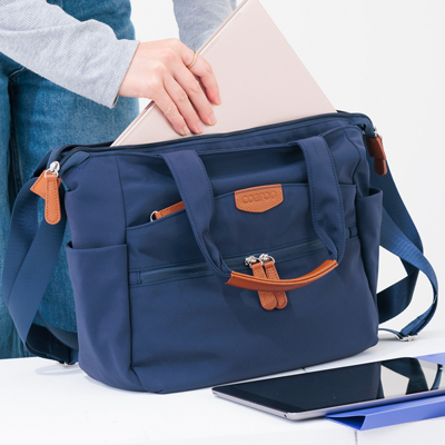 コアルー エバー M 5way 軽量 撥水 A4・PC収納可 荷物の多い方におすすめの説明