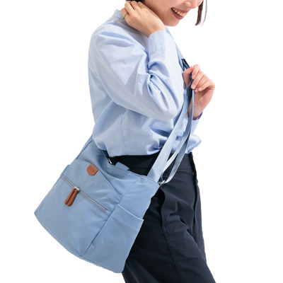 コアルー エバー M 5way 軽量 撥水 A4・PC収納可 荷物の多い方におすすめの説明