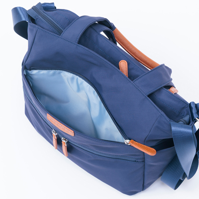 コアルー エバー M 5way 軽量 撥水 A4・PC収納可 荷物の多い方におすすめの説明