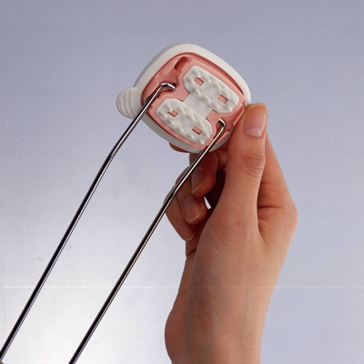 孫の手 軟こうぬりちゃん(ASH-40) 塗りにくい患部に軟膏が塗れる 旭電機化成の説明